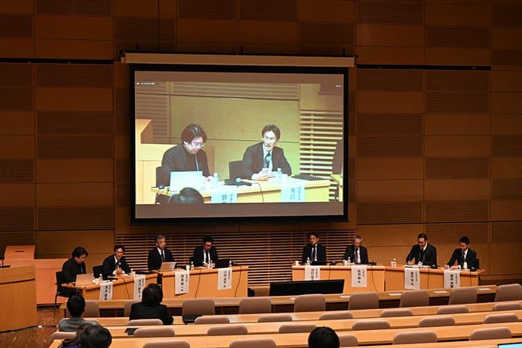 Scene from the Exchange of Opinions