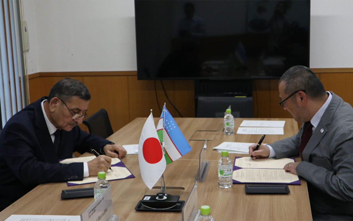 Signing Ceremony for Memorandum of Understanding with the State Geological Museum of the Republic of Uzbekistan
