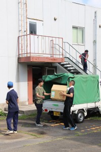常総市へ支援物資を届ける本学職員（9月15日）