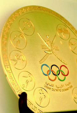 オマーンオリンピック委員会より本学に寄贈された盾