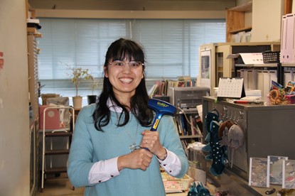 ハンマーは地質学者の必需品。これを数年で使い潰す。