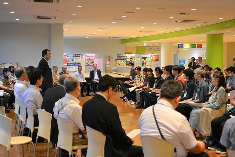 Roundtable Meeting between the President and Members of the Student Representative Conference