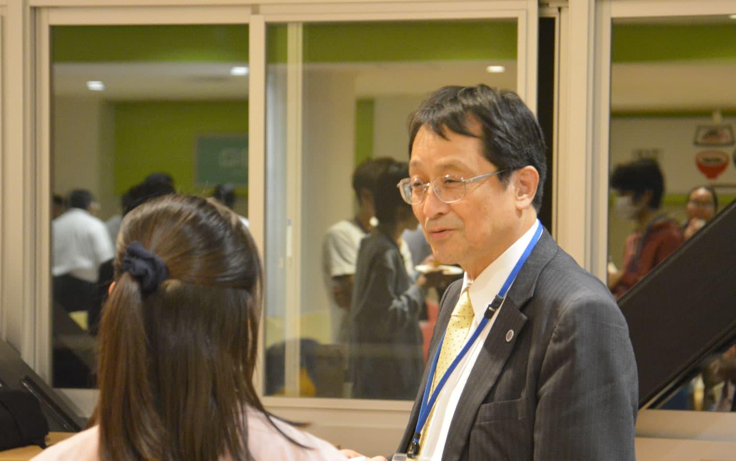 学長と学生との交流会1