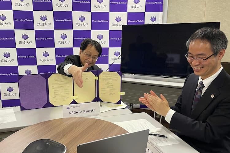 バーチャルに交わされた握手