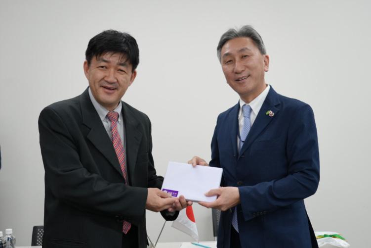 Prof. Uehara (ESPM)（Left）