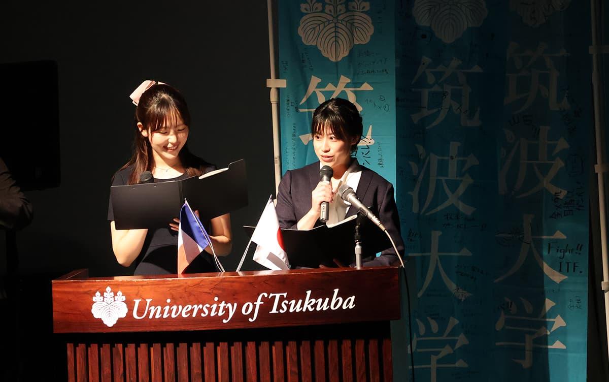 左から成田 桃衣 さん、新竹 優子 助教