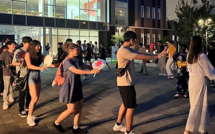 Bon dance experience organized by 'Bon LIVE' committee