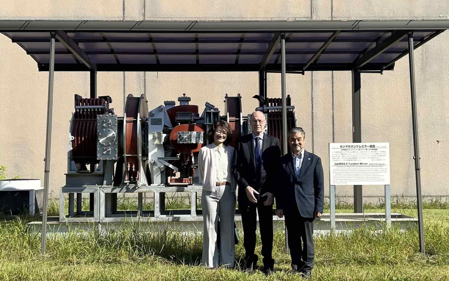 Executive Director of Worldwide Universities Network Visits University of Tsukuba