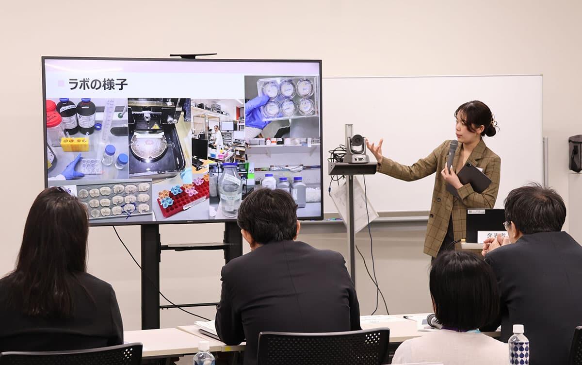 写真 報告会の様子