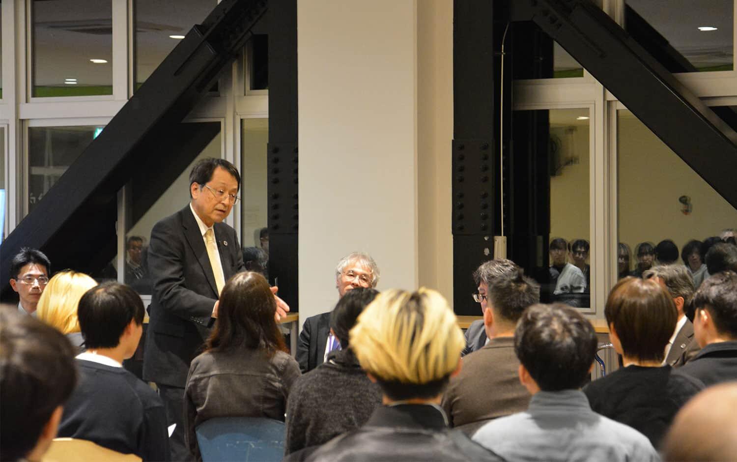 写真：交流会の様子