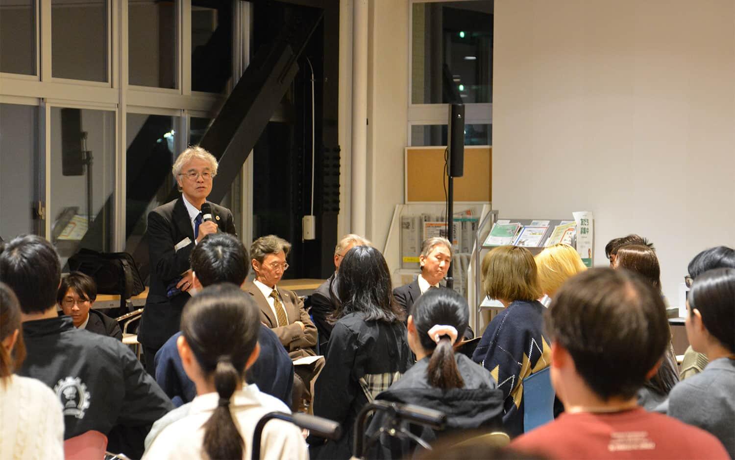 写真：交流会の様子