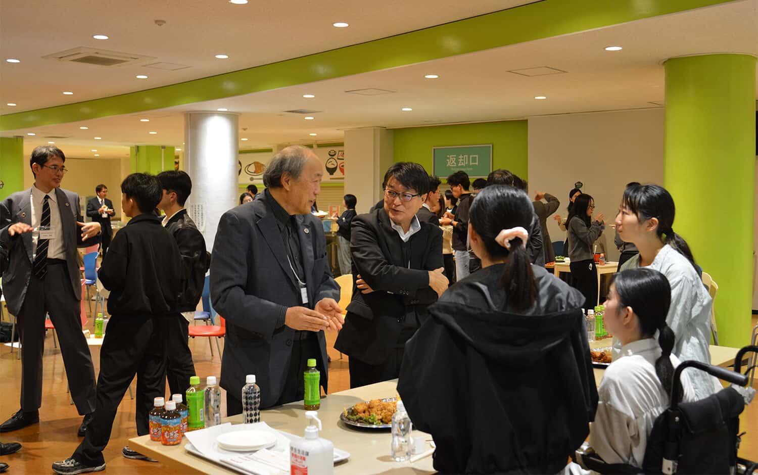 写真：交流会の様子