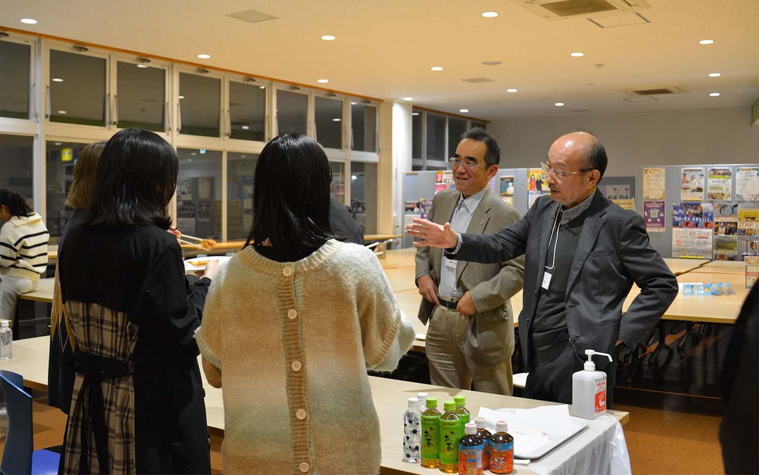 写真：交流会の様子