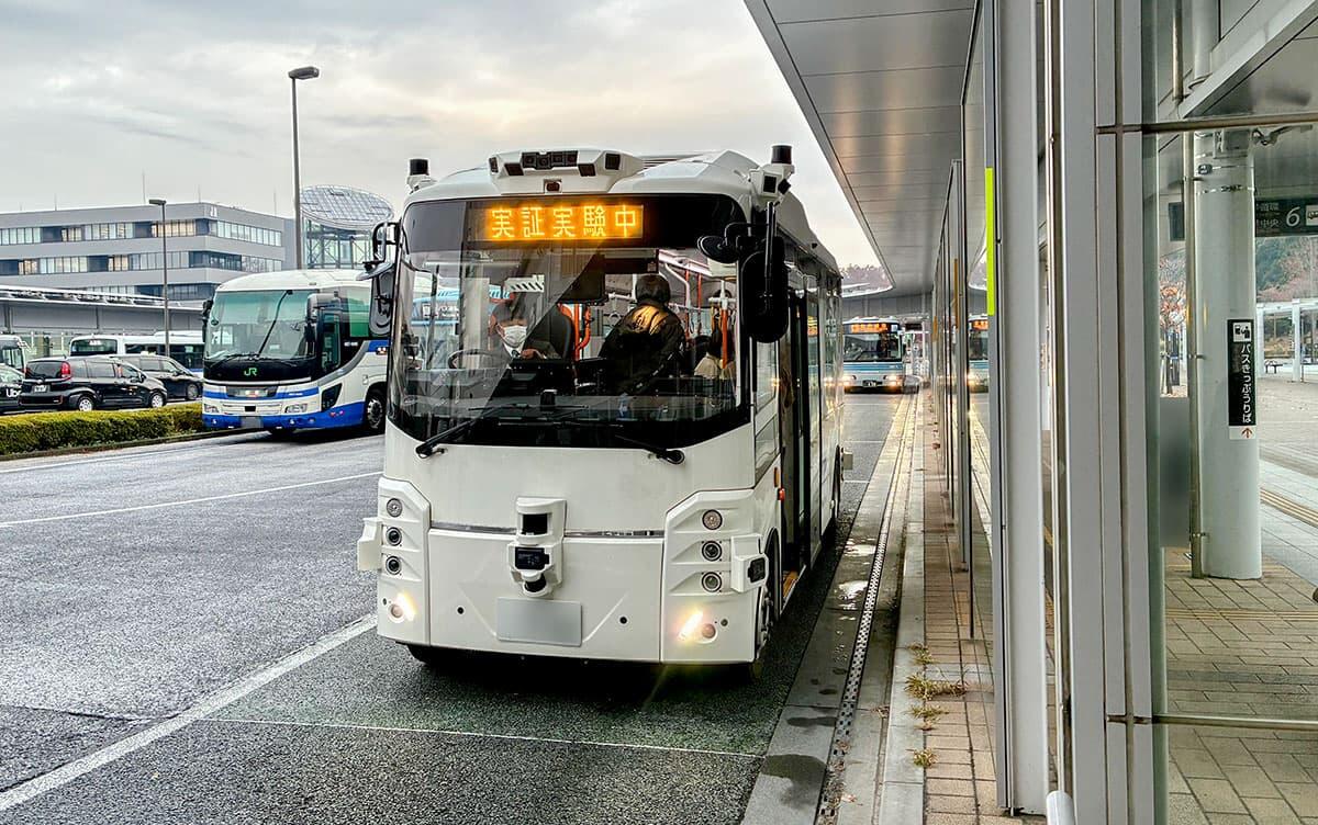 自動運転バス写真