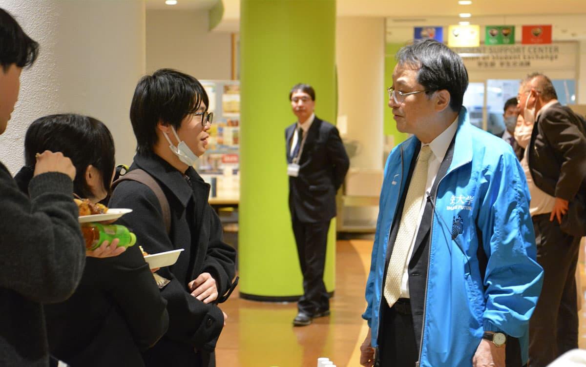 写真:交流会の様子
